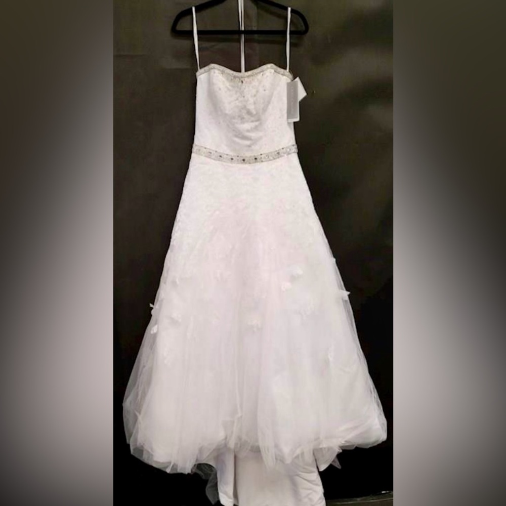 NWT Oleg Cassini White Beaded Ball Gown Wedding Dress Sleeveless Size 8